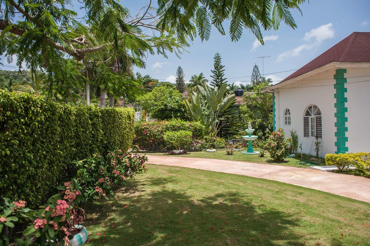 Diamond Villa Guest House Montego Bay Exterior foto
