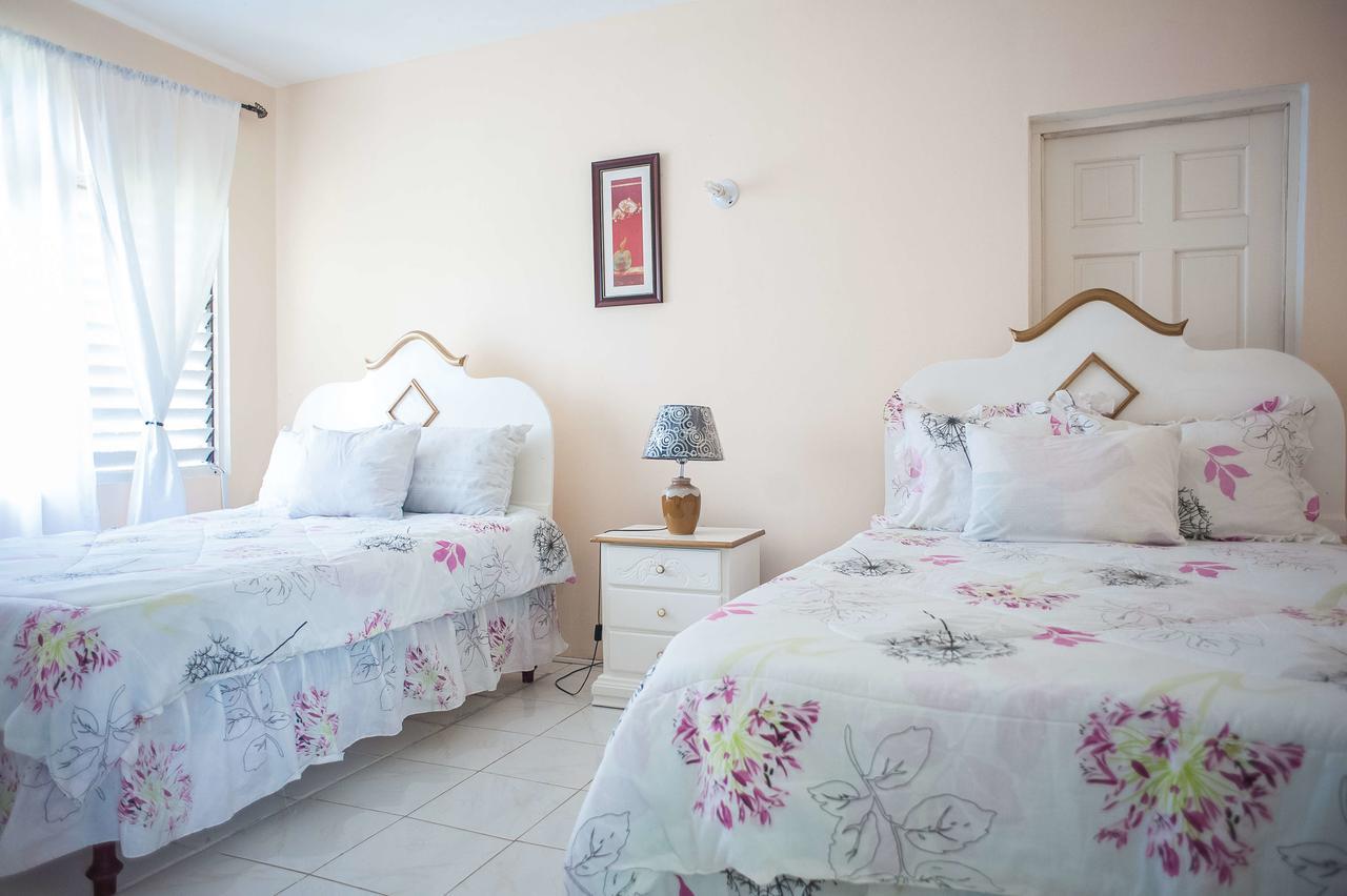 Diamond Villa Guest House Montego Bay Exterior foto